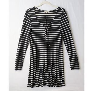 About a Girl Dress Womens Large‎ Stripes Tunic Lace up Neckline Stretch Boho
